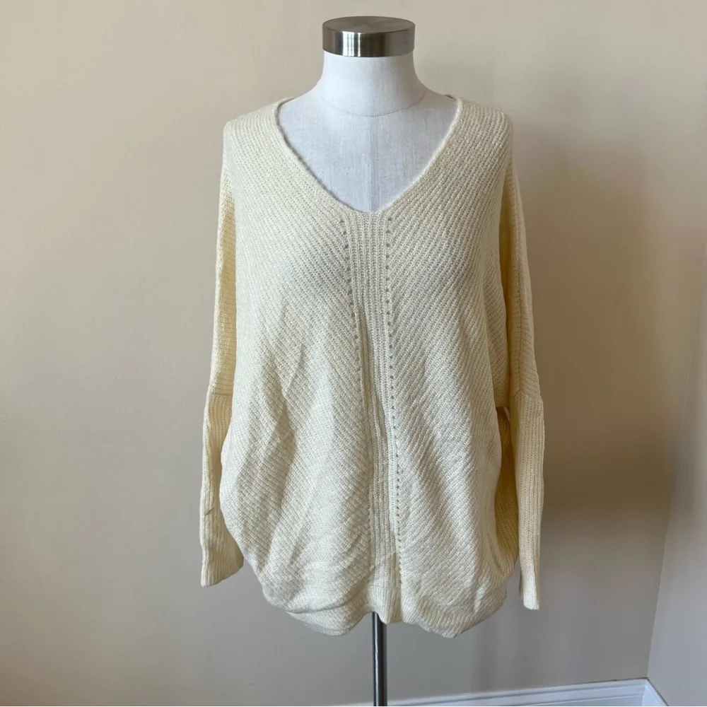Lulus Emerson drop shoulder v-neck sweater cream 689